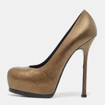Pre-owned Saint Laurent Gold/black Textured Leather Tribtoo Pumps Size 38