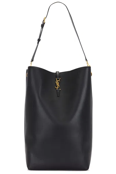 Saint Laurent Le 37 Oversized Bucket Bag In Nero