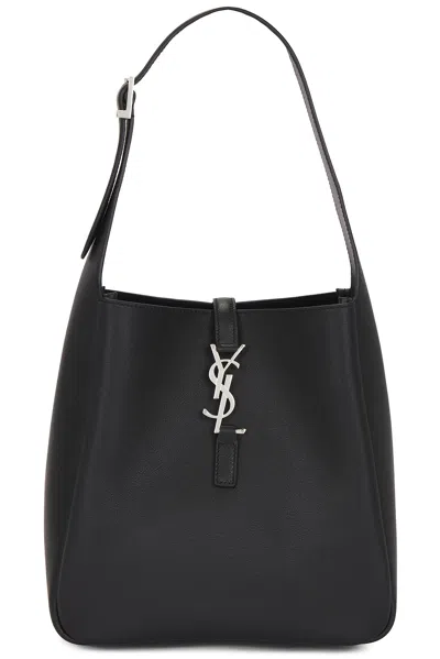 Saint Laurent Le 5 A 7 Supple Hobo Bag In Nero