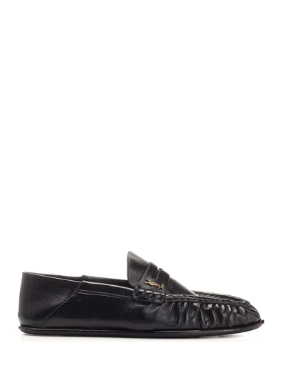 Saint Laurent Le Loafer Moccasins In Shiny Crumpled Leather Scarpe Basse Black