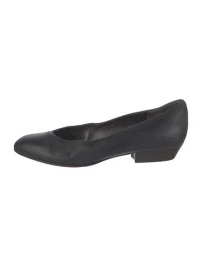Pre-owned Saint Laurent Leather Flats In Black