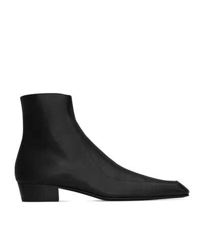 Saint Laurent Leather Hitch Boots In Black