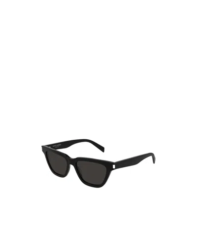 Saint Laurent Logo Detail Sunglasses In Black