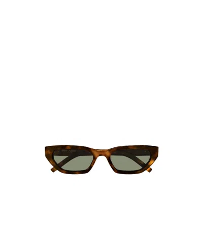 Saint Laurent Logo-plaque Cat-eye Sunglasses In Black