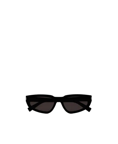 Saint Laurent Logo-print Cat-eye Sunglasses In Black