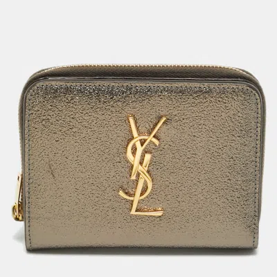 Pre-owned Saint Laurent Monogram Zip Metallic Crinkled Leather Compact Wallet In Silver