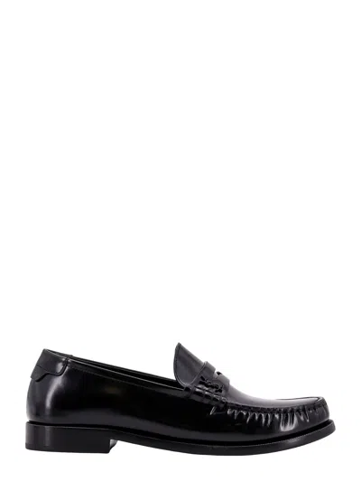 Saint Laurent Le Loafer Logo Plaque Shoes In Black