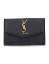 Saint Laurent Uptown Flap Card Case In Grain De Poudre Leather In Gray