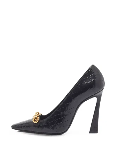 Pre-owned Saint Laurent Silvana Croc-embossed Pumps In Black