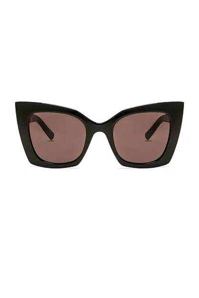 Saint Laurent Cat Eye Sunglasses In Black