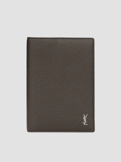Saint Laurent Tiny Cassandre Passport Case In Grained Leather In Urban Grey