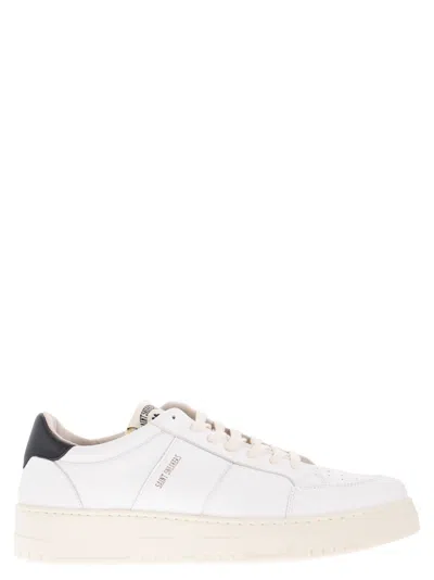 Saint Sneakers Golf - Black And White Trainers In White/black