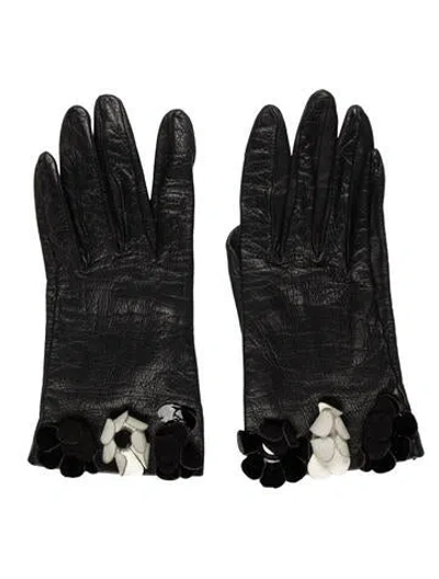 Pre-owned Saks Fifth Avenue Leather Gloves In Black