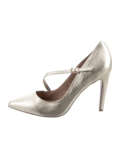 Pre-owned Saks Fifth Avenue Leather Pumps In Gold