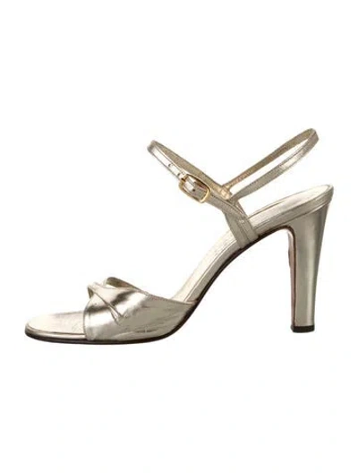 Pre-owned Saks Fifth Avenue Leather Sandals In Silver