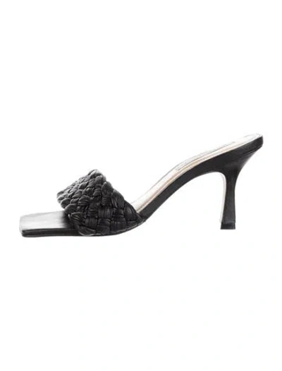Pre-owned Saks Fifth Avenue Leather Slides In Black