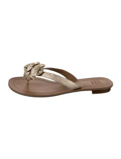 Pre-owned Saks Fifth Avenue Leather Slides In Gold