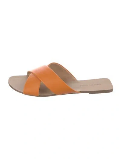 Pre-owned Saks Fifth Avenue Leather Slides In Neutral