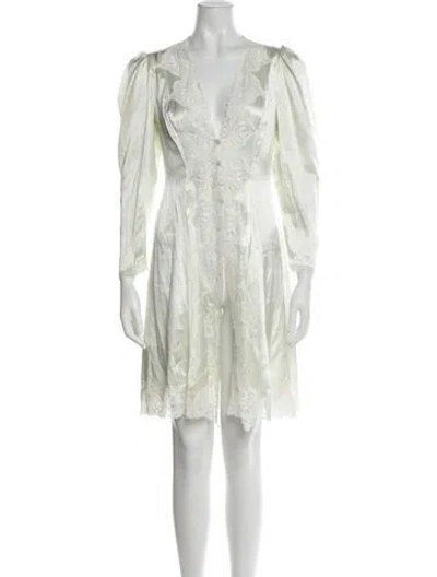 Pre-owned Saks Fifth Avenue Silk Embroidered Accent Robe In Green