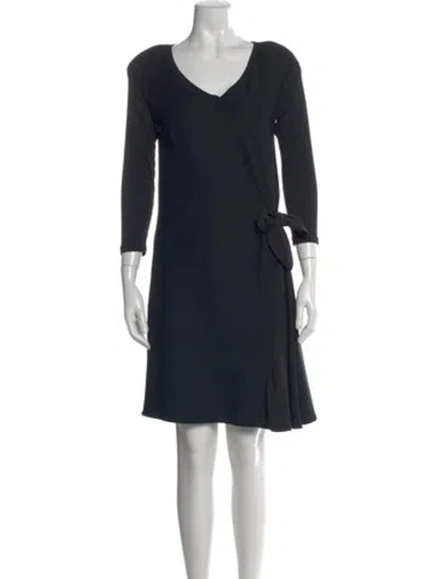 Pre-owned Saks Fifth Avenue V-neck Knee-length Dress In Black