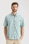 Salt Life Mahi Short Sleeve Button Down Performance Shirt In Green