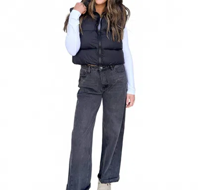 Salty Cropped Puffer Vest In Black In Blue
