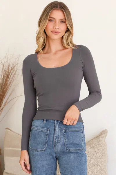Salty Crush Duncan Top - Scoop Neck Stretchy Long Sleeve Basic Top In Gray