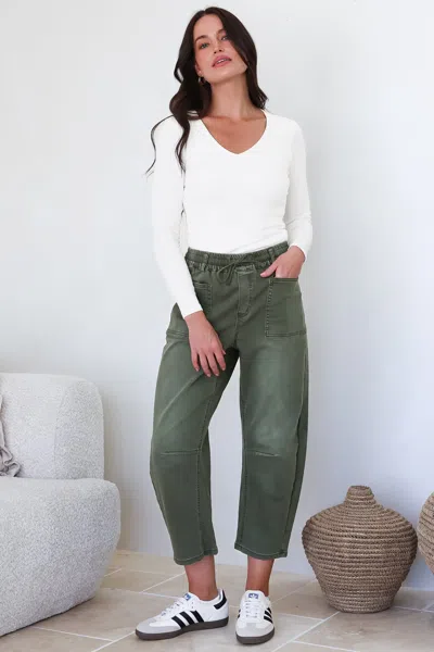 Salty Crush Lowen Barrel Jeans - Elasticated Waist Patch Pocket & Knee Detail Jeans In White