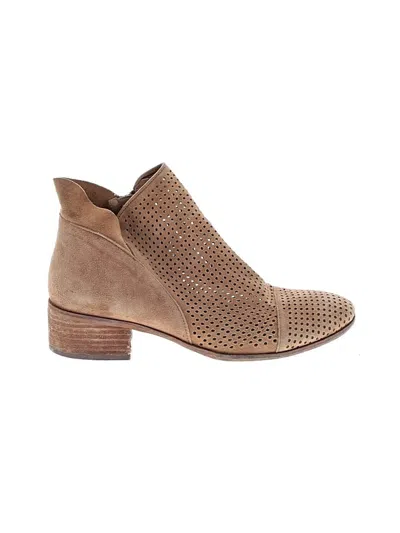 Pre-owned Sam Edelman Ankle Boots In Tan