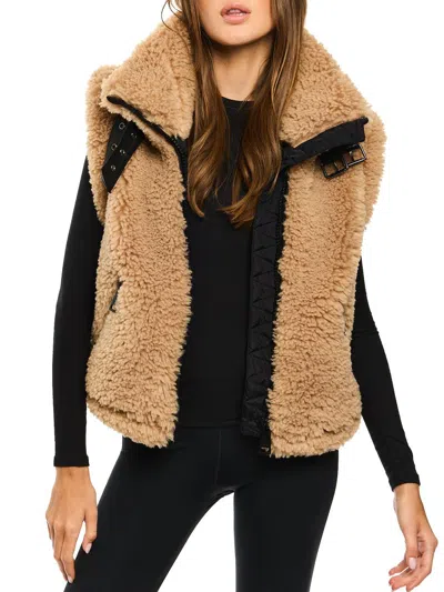 Sam Women's Sherpa Zip-front Vest In Camel
