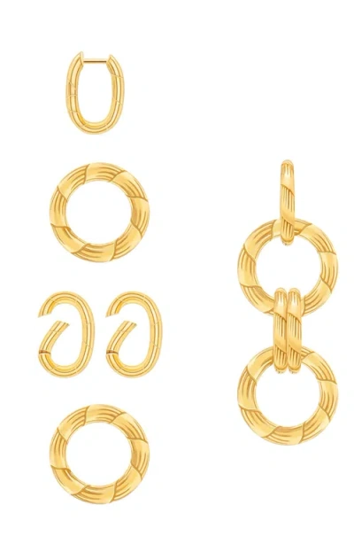 Samantha Siu - New York Samantha Siu In Gold