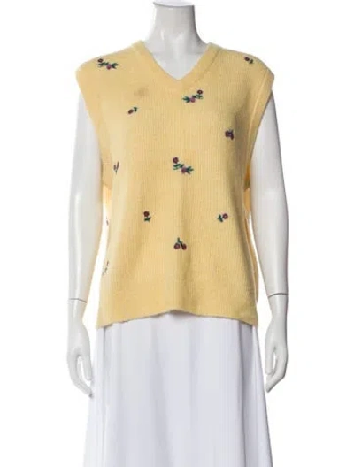 Pre-owned Samsoe & Samsoe Printed V-neck Sweater In Yellow