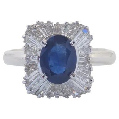 Pre-owned Samui Lapidary 18k White Gold 1.48ct Oval Blue Sapphire & 0.88ct Baguette Diamond Cocktail Ring