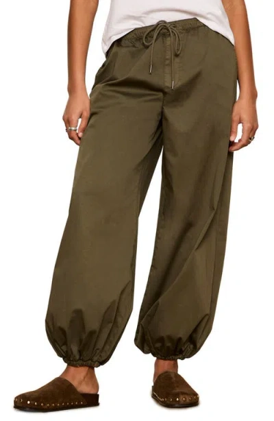 Sanctuary Float On Stretch Cotton Balloon Pants In Green