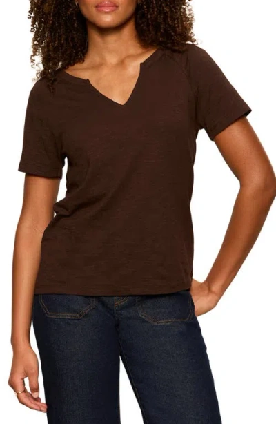 Sanctuary Notch V-neck Cotton Blend T-shirt In Burgundy