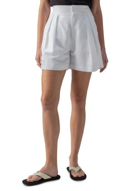 Sanctuary Pull Me On Linen Blend Shorts In White