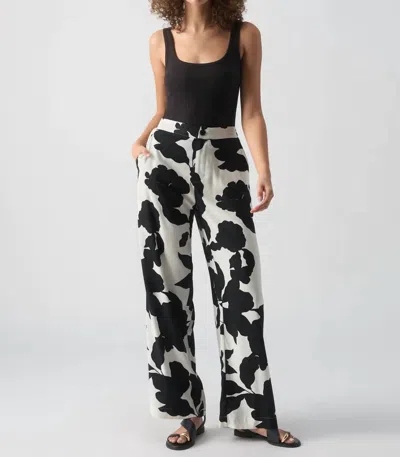 SANCTUARY THE SPRING SHADOW FLORAL TROUSER IN WHITE