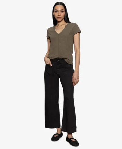 SANCTUARY WOMEN'S THE NEW GIRL SPLIT-NECK SHORT-SLEEVE T-SHIRT