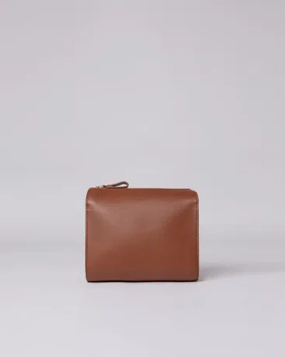 Sandqvist Frances In Brown