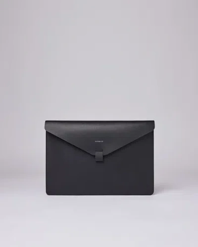 Sandqvist Gustav In Black