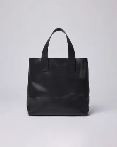 Sandqvist Iris In Black
