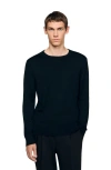 Sandro Fine Knit Sweater In Black