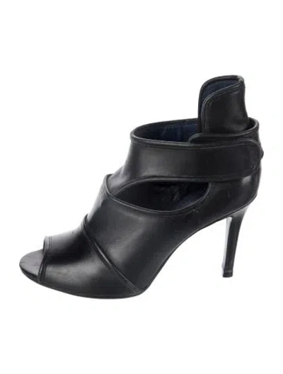 Pre-owned Sandro Leather Pumps In Black/blue