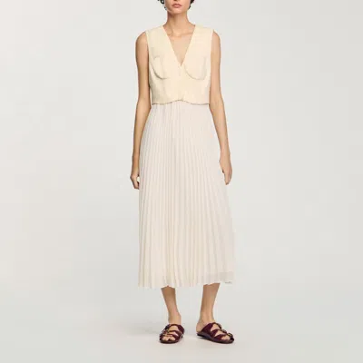 Sandro Robe Longue Plissée In Sand