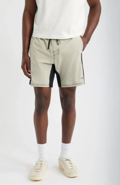 Santo Studio Tempo Wordmark Tech Shorts In Cement