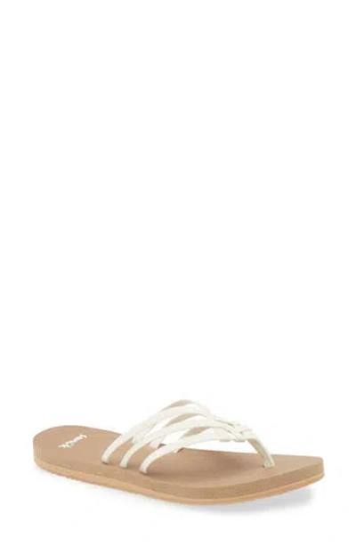 Sanuk Yoga Sandy Ii Flip Flop In Tan/ White