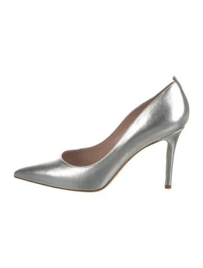 Pre-owned Sarah Jessica Parker Leather Pumps W/ Tags