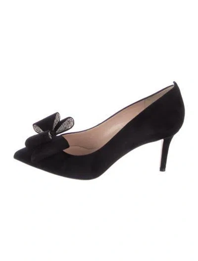 Pre-owned Sarah Jessica Parker Suede Bow Accents Pumps In Black