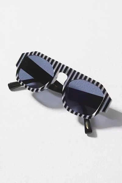 Sardine Front Row Round Sunglasses In Black