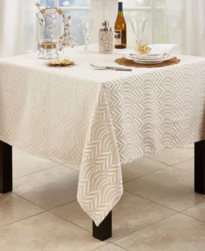 Saro Lifestyle Jacquard Collection In Champagne